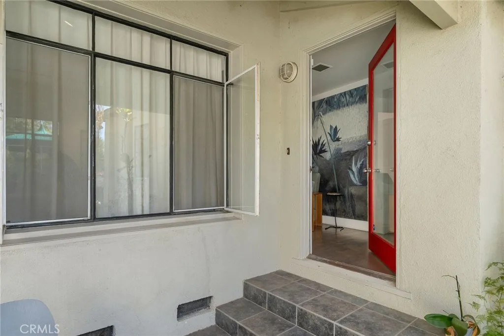 2240 N New Hampshire Avenue, Los Feliz, California 90027 home-pic-38
